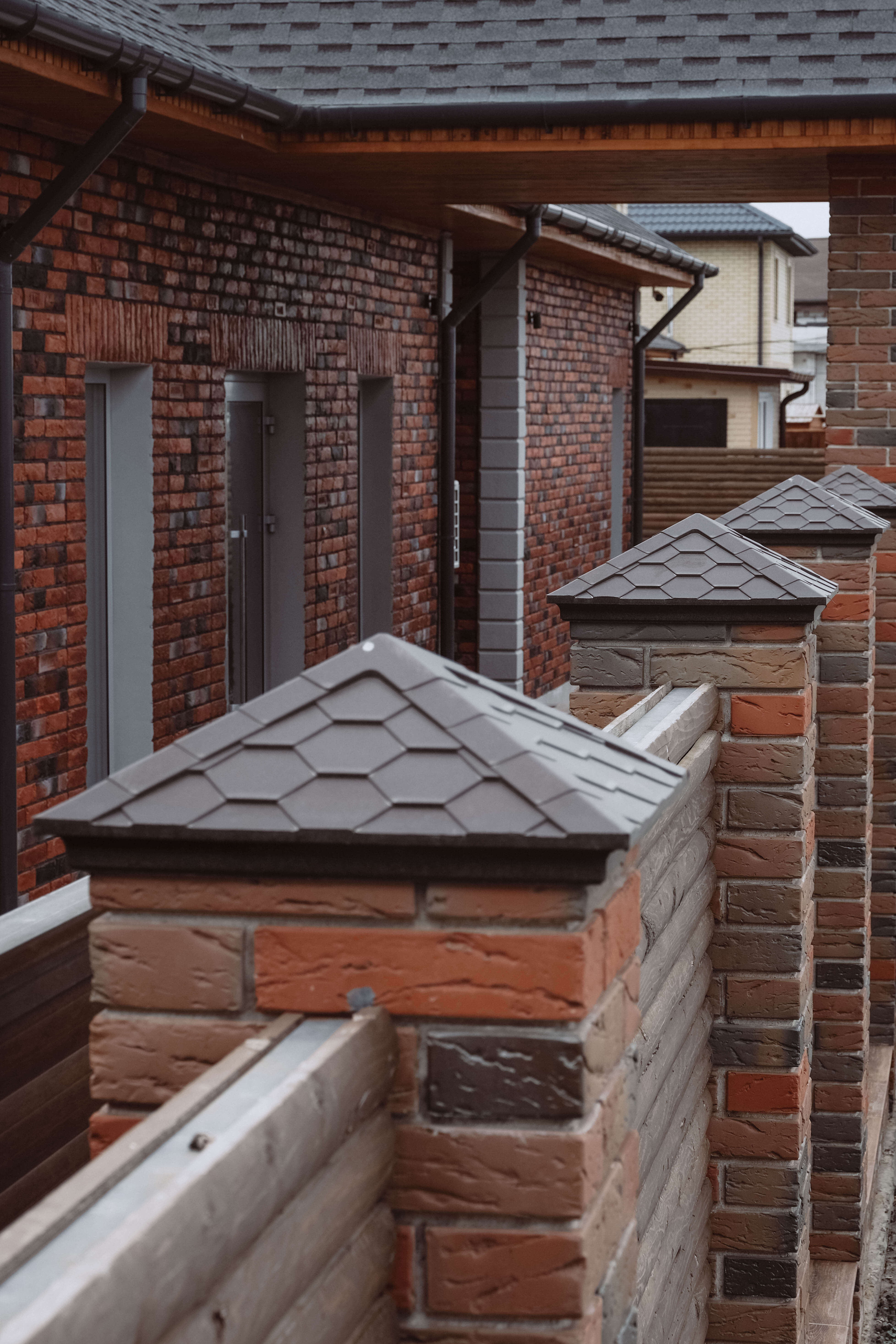 Колпак Zking Эверест Коричневый на столб 1.5х1.5 кирпича (390х390мм) в Дзержинске фото